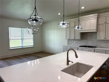 $690,900 | 1614 Hunt Drive, Salado, TX 76571