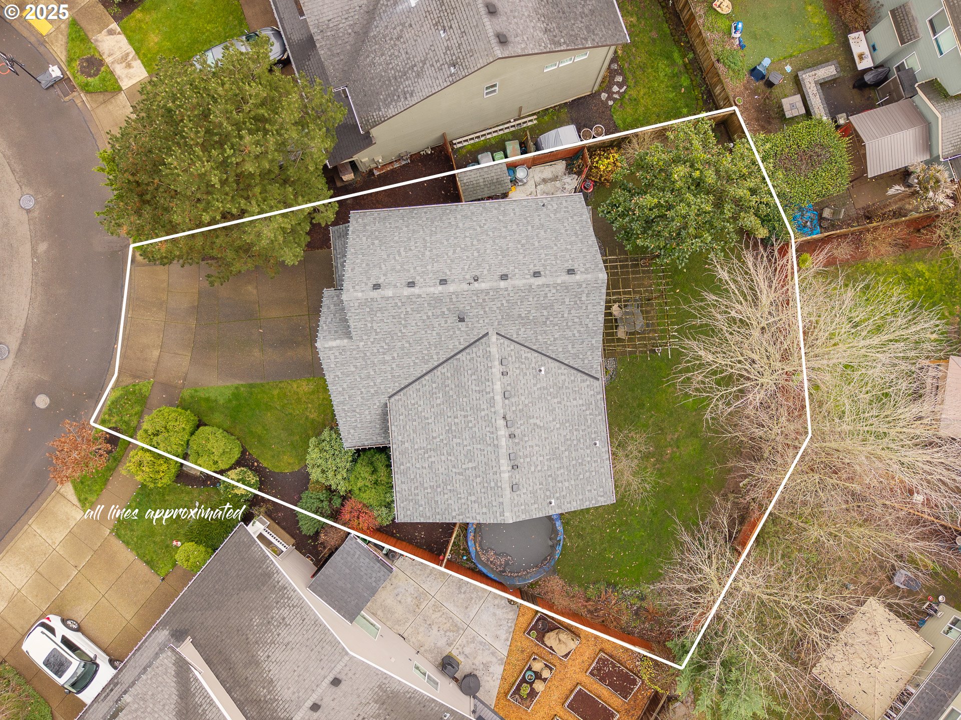 121 Burl Street Newberg, OR 97132 - Photo 40 of 48 an aerial view of a house with a garden