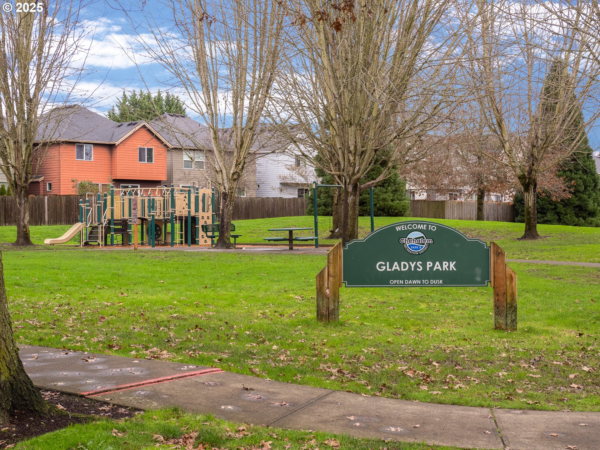 121 Burl Street Newberg, OR 97132 - Photo 44 of 48 a view of a volley ball court