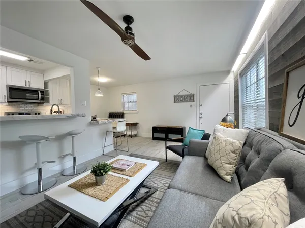 $1,550 | 1855 Portsmouth Street, Unit 7D, Houston, TX 77098