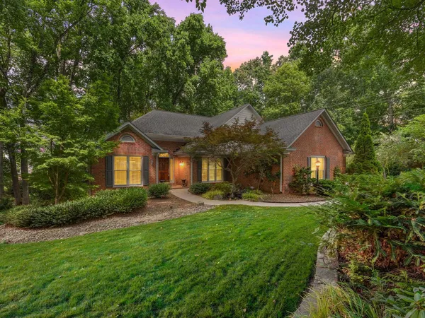 $334,900 | 425 Summerton Place, Moore, SC 29369