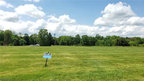 $72,000 | 8405 Eagle Creek Drive, Garrettsville, OH 44231