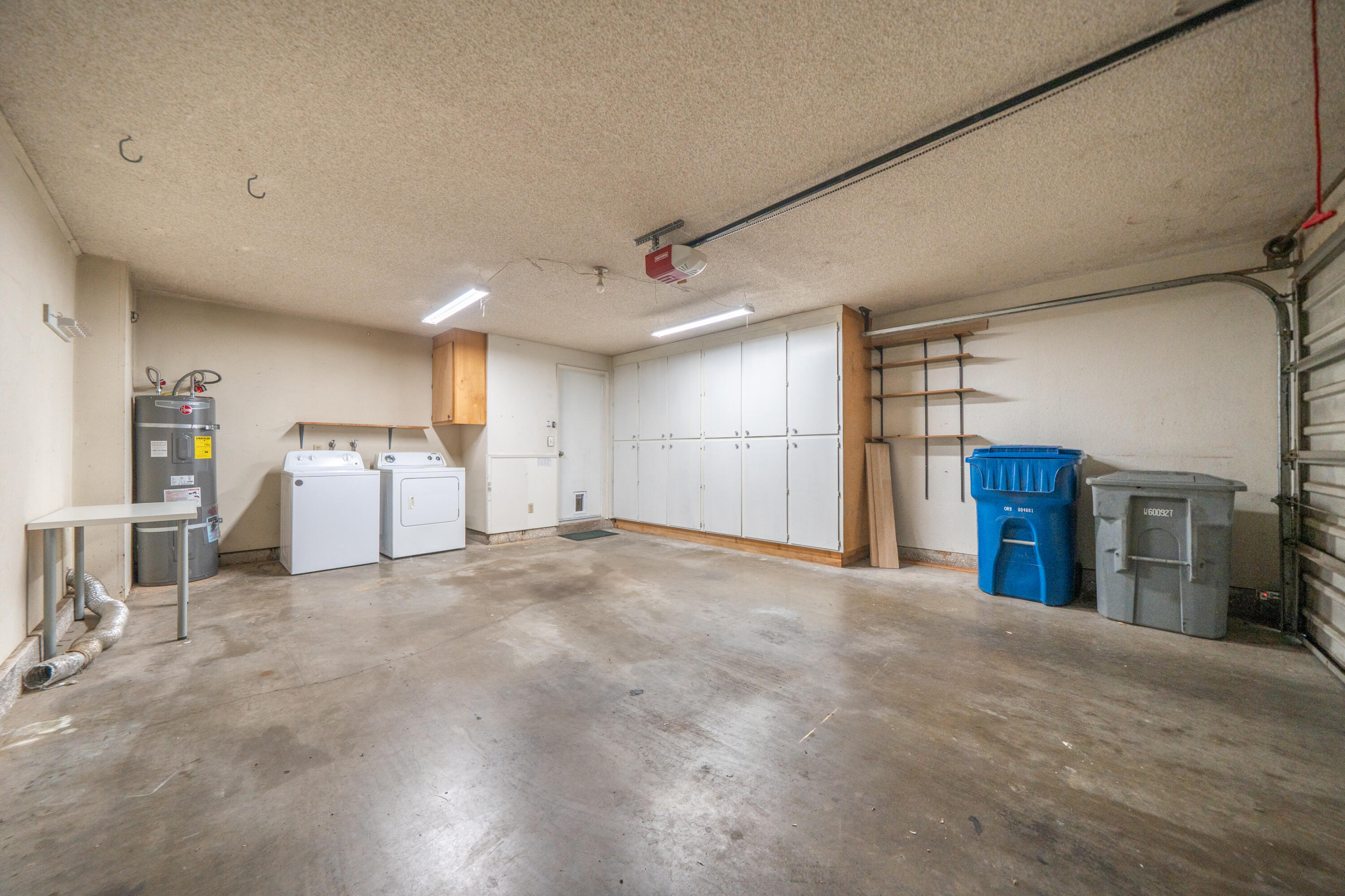 1930 Bechelli Lane Redding, CA 96002 - Photo 29 of 38 Garage/Storage