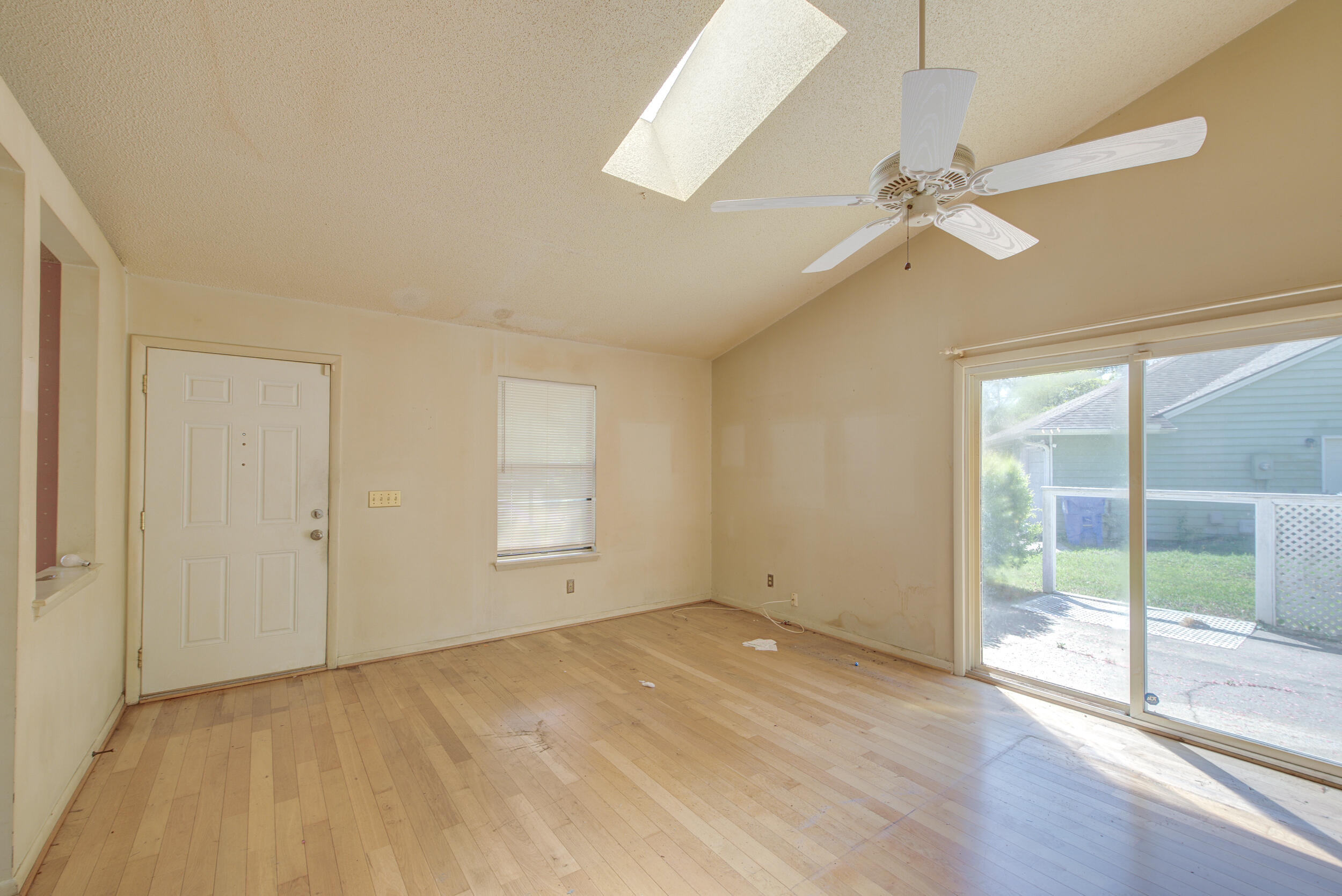 1139 Bellwood Road Charleston, SC 29412 - Photo 3 of 38 Gallery Image 3