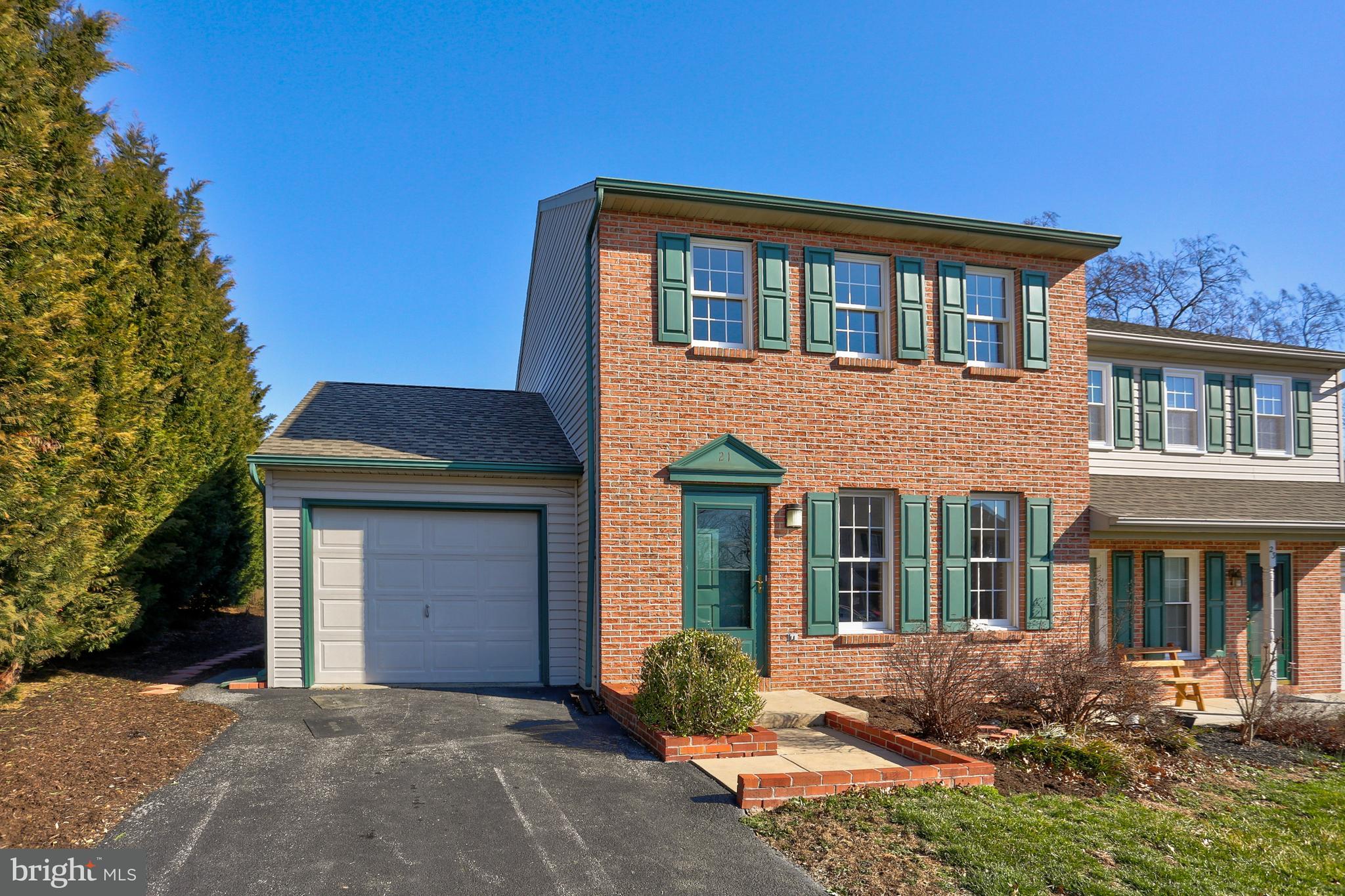 21 Diamond Spring Circle Akron, PA 17501 - Photo 1 of 26 Main