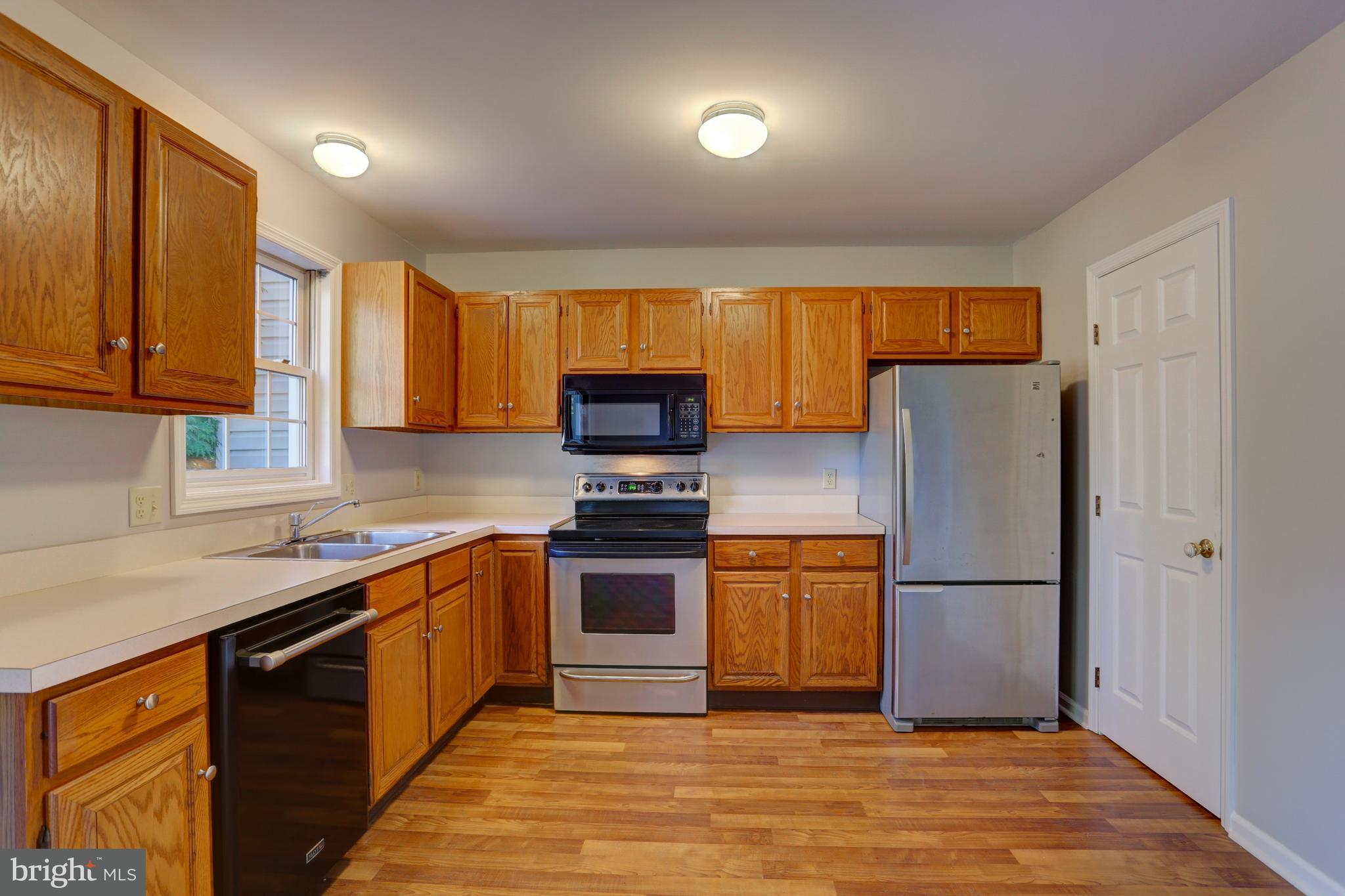 21 Diamond Spring Circle Akron, PA 17501 - Photo 15 of 26 Kitchen