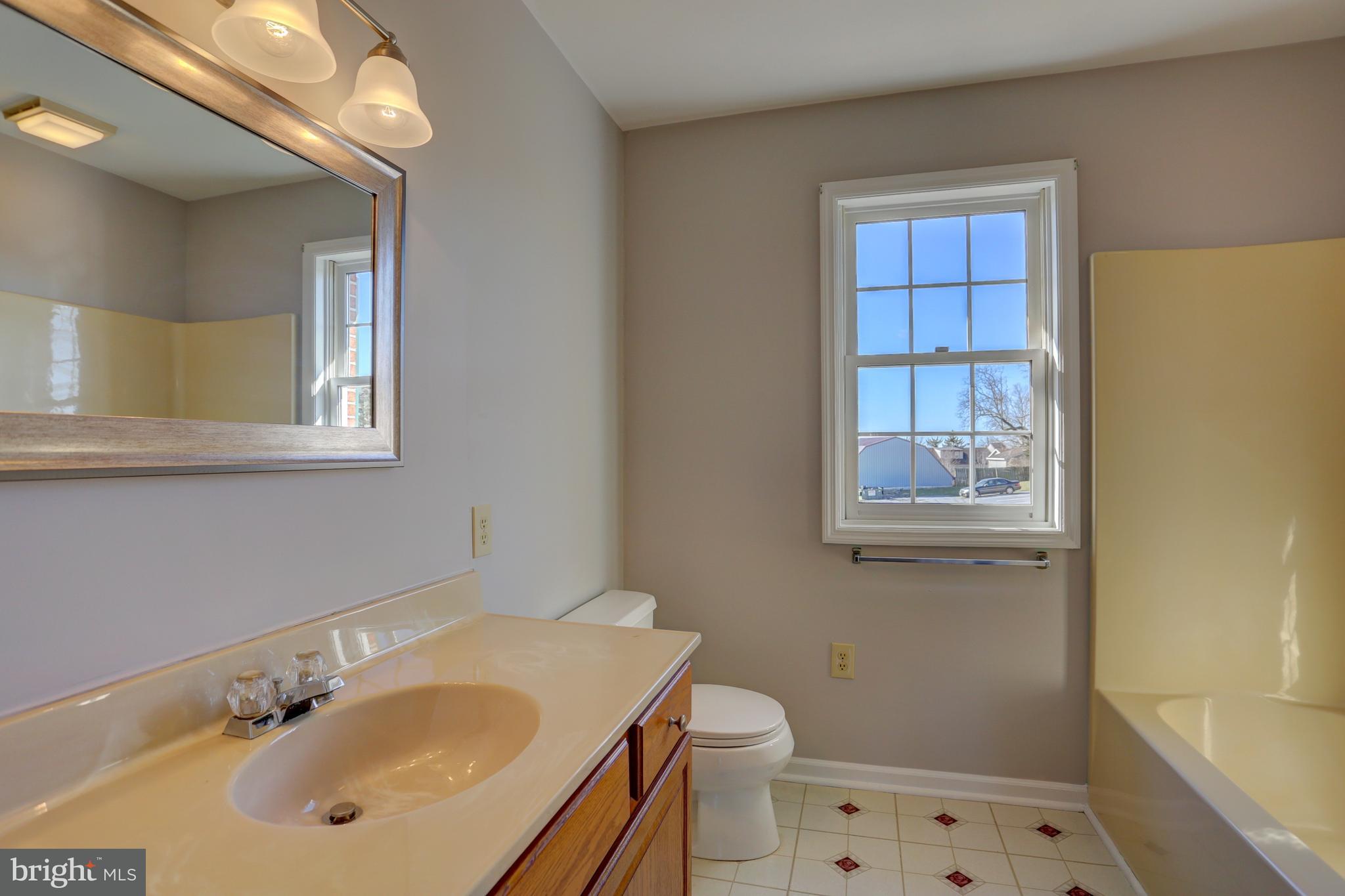 21 Diamond Spring Circle Akron, PA 17501 - Photo 21 of 26 Main Bathroom