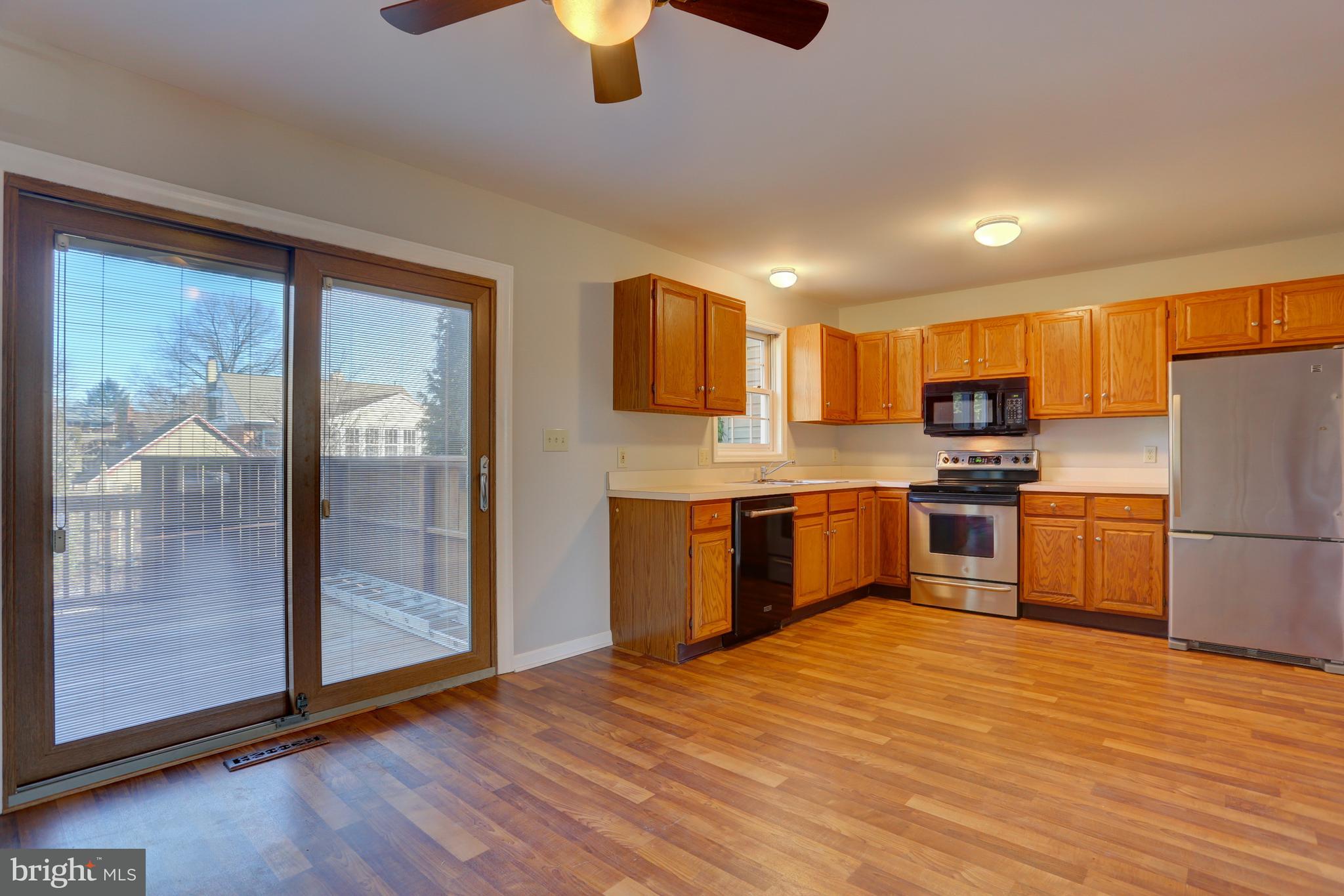 21 Diamond Spring Circle Akron, PA 17501 - Photo 7 of 26 Dining Room to Kitchen