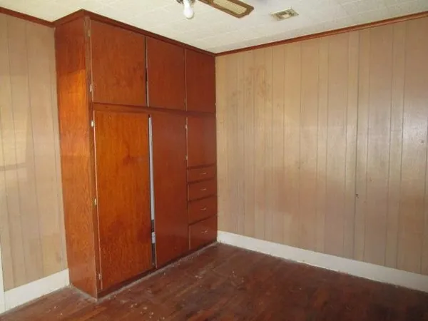 $19,900 | 906 Hopkins Street, Kiowa, KS 67070