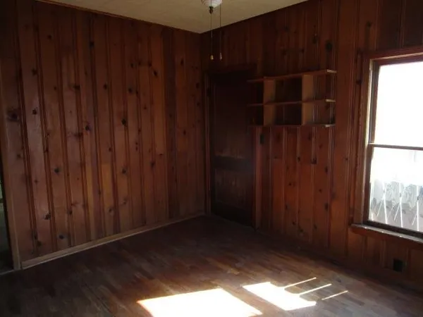 $19,900 | 906 Hopkins Street, Kiowa, KS 67070