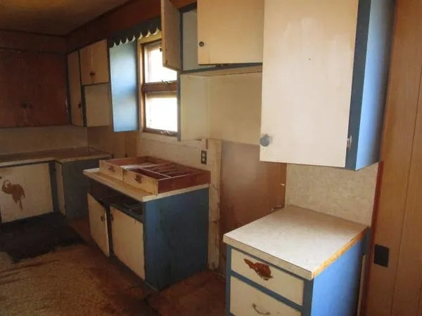 $19,900 | 906 Hopkins Street, Kiowa, KS 67070