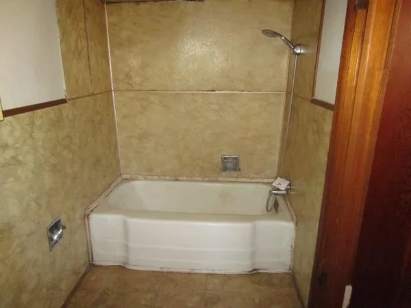 $19,900 | 906 Hopkins Street, Kiowa, KS 67070