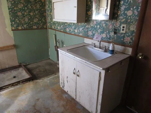 $19,900 | 906 Hopkins Street, Kiowa, KS 67070