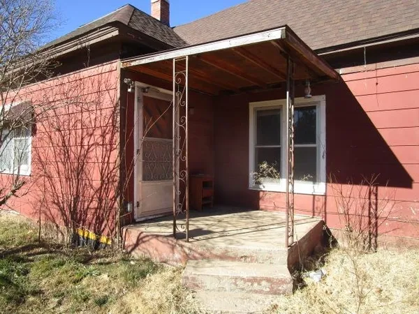 $19,900 | 906 Hopkins Street, Kiowa, KS 67070