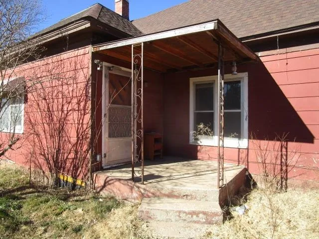 $19,900 | 906 Hopkins Street, Kiowa, KS 67070