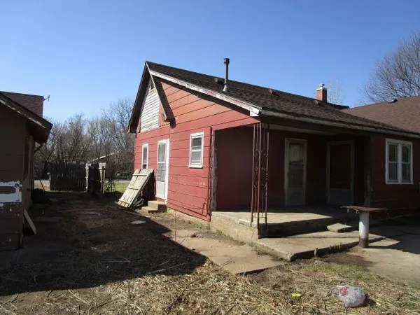 $19,900 | 906 Hopkins Street, Kiowa, KS 67070