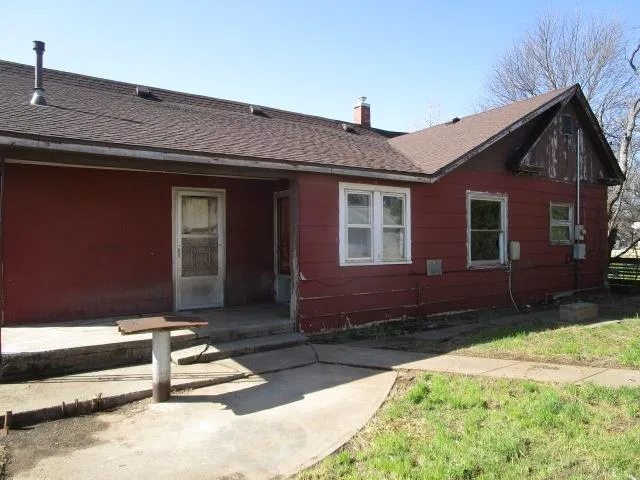 $19,900 | 906 Hopkins Street, Kiowa, KS 67070