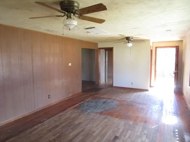 $19,900 | 906 Hopkins Street, Kiowa, KS 67070