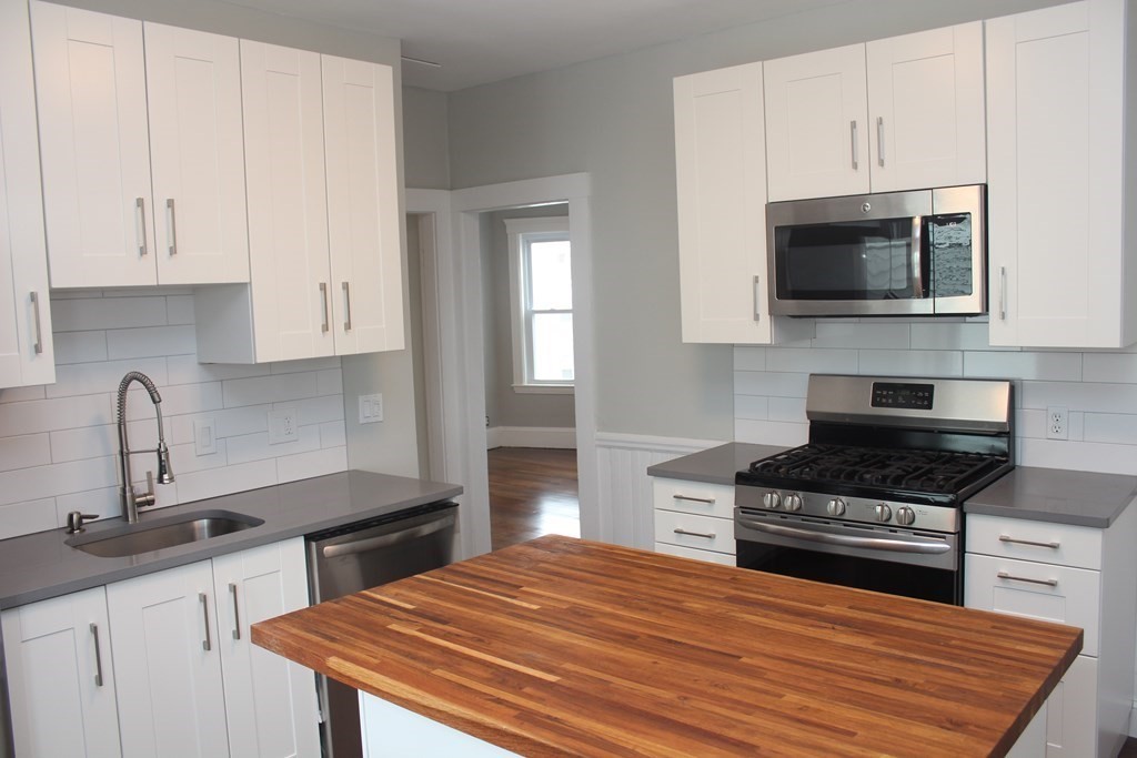 35 Mt Ida Road, Unit 3 Boston, MA 02122 - Photo 1 of 40 Gallery Image 1