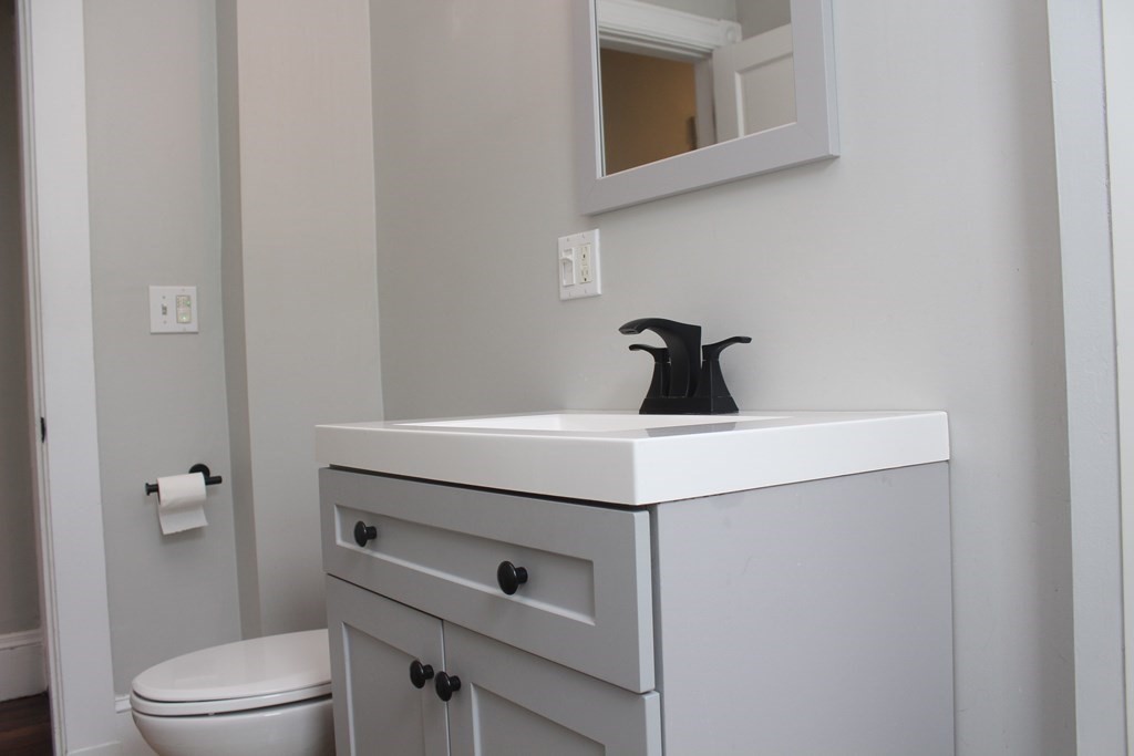 35 Mt Ida Road, Unit 3 Boston, MA 02122 - Photo 31 of 40 Gallery Image 31