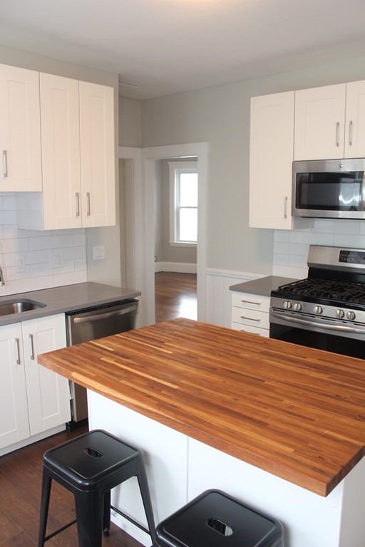 35 Mt Ida Road, Unit 3 Boston, MA 02122 - Photo 8 of 40 Gallery Image 8