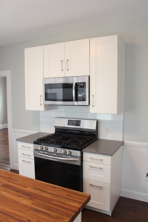 35 Mt Ida Road, Unit 3 Boston, MA 02122 - Photo 9 of 40 Gallery Image 9