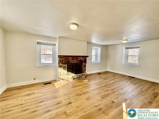 $1,975 | 171 East Aluta Mill Road, Nazareth, PA 18064