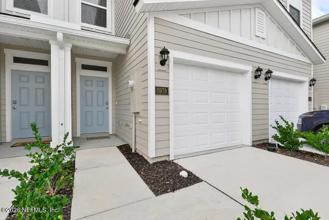 $1,895 | 5978 Ortega Hills Drive, Jacksonville, FL 32244
