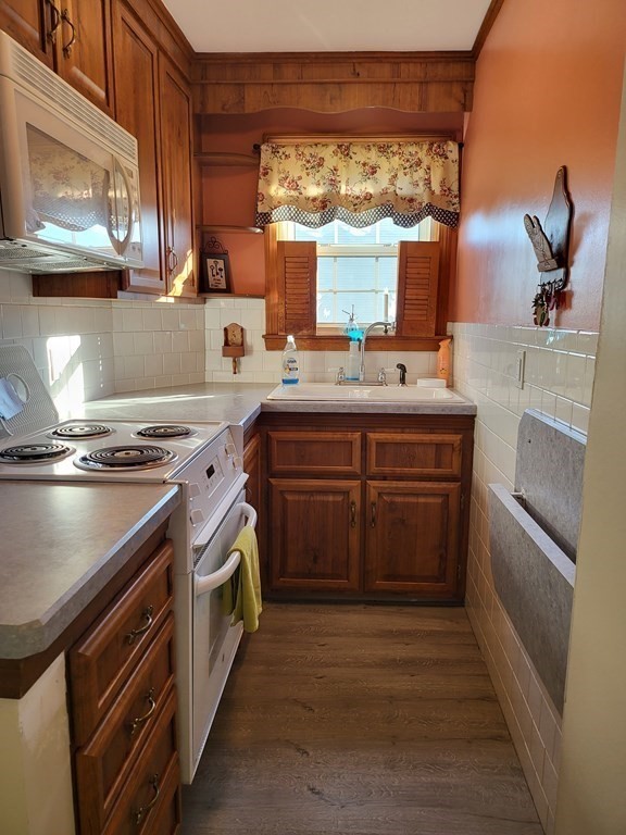433 Grinnell Street Fall River, MA 02721 - Photo 11 of 29 Gallery Image 11