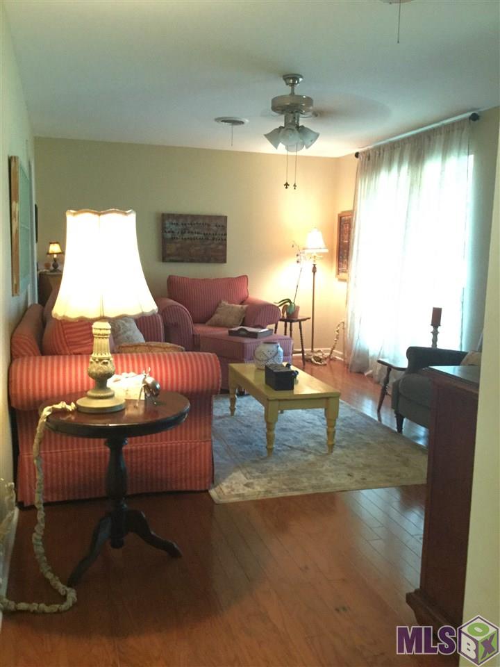 9478 Wesson Street Baton Rouge, LA 70816 - Photo 3 of 10 Livingroom