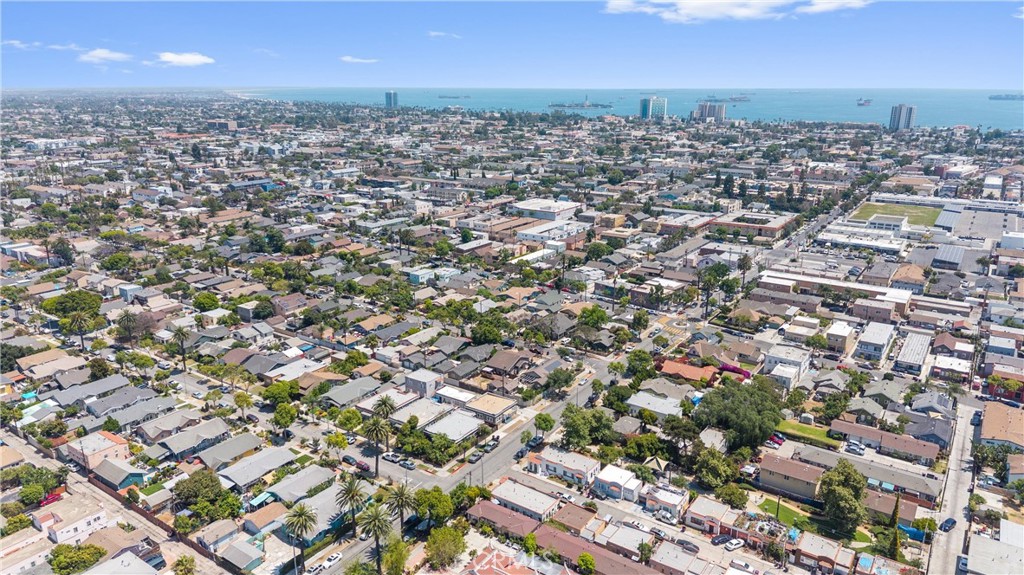 852 Orange Avenue Long Beach, CA 90813 - Photo 25 of 39 an aerial view of a city