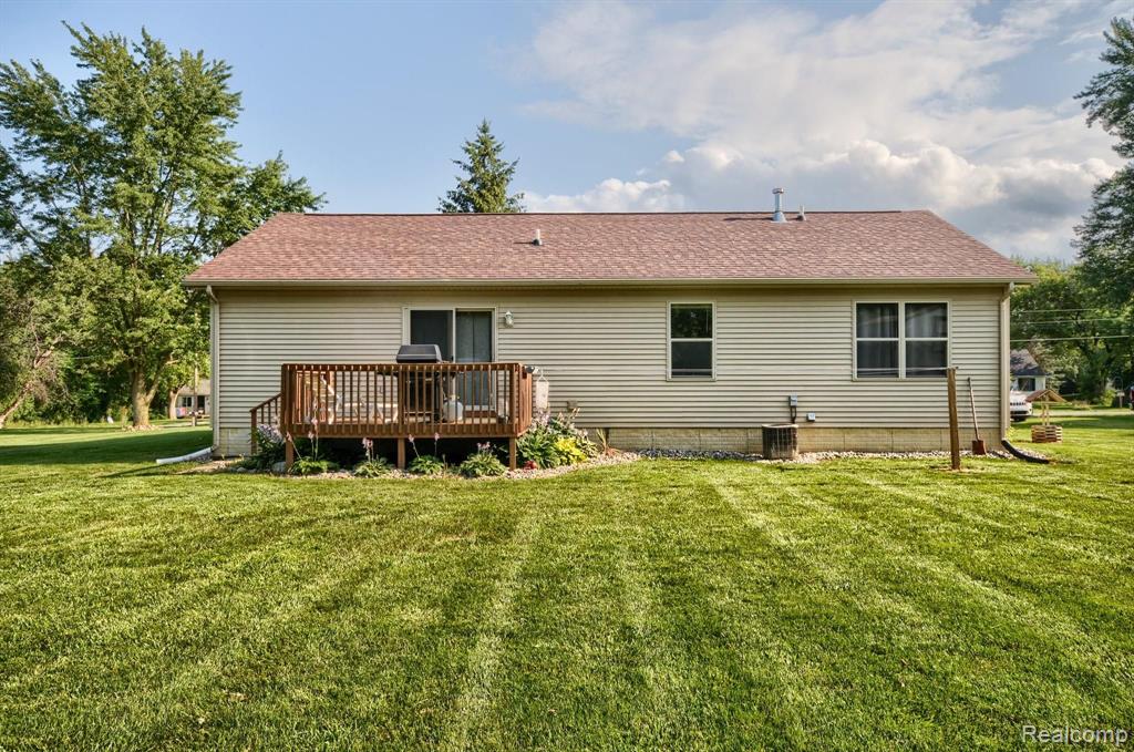 7459 East Coldwater Road Davison, MI 48423 - Photo 6 of 36