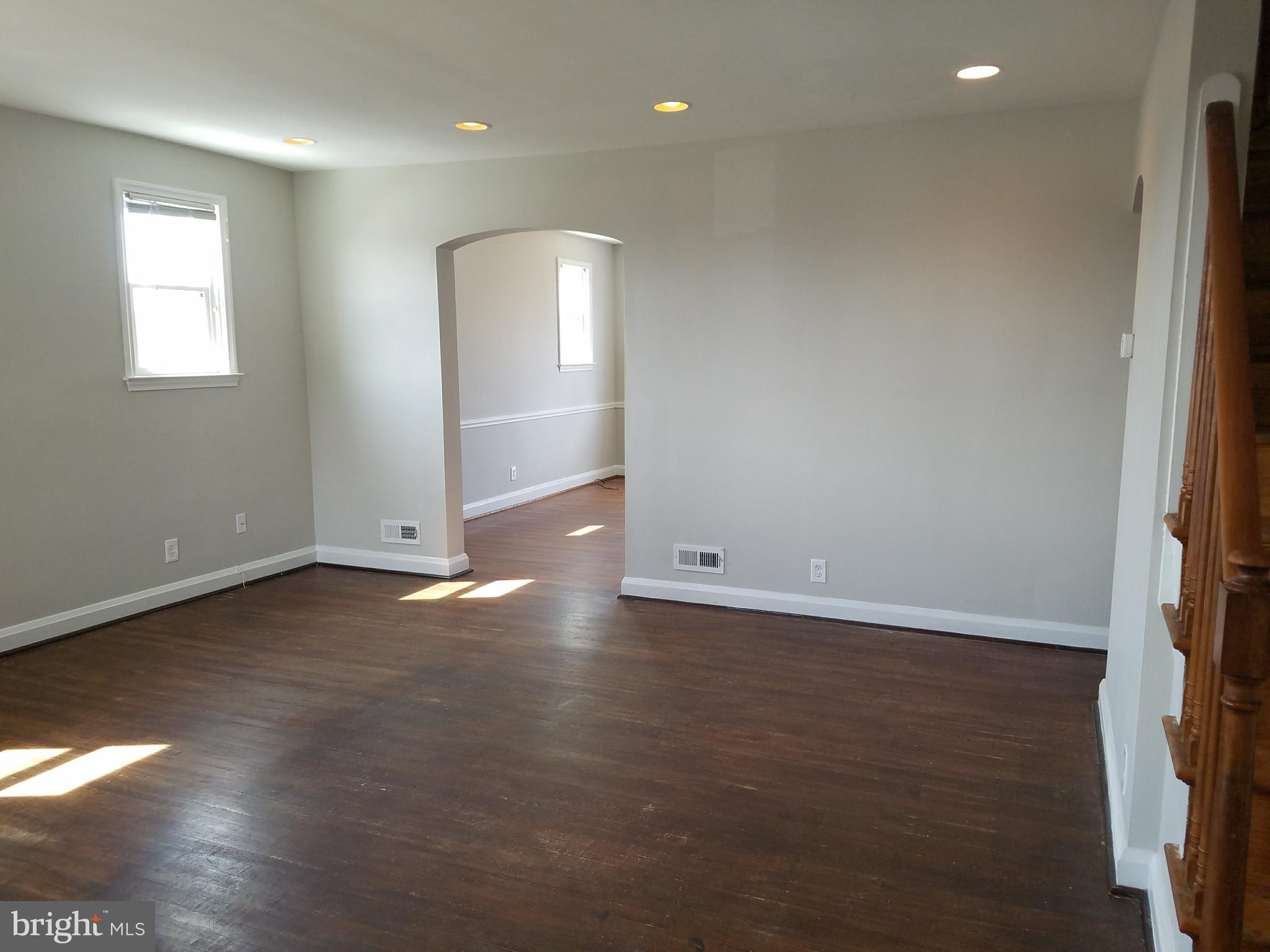 4014 Labyrinth Road Baltimore, MD 21215 - Photo 3 of 21 Living Room