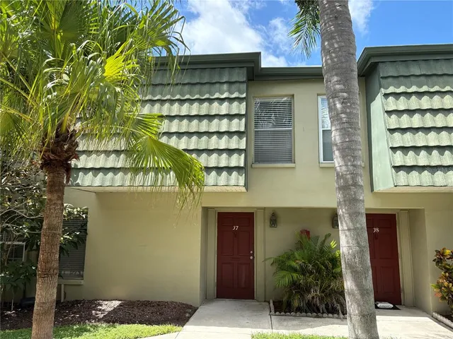 $2,100 | 1799 North Highland Avenue, Unit 37, Clearwater, FL 33755
