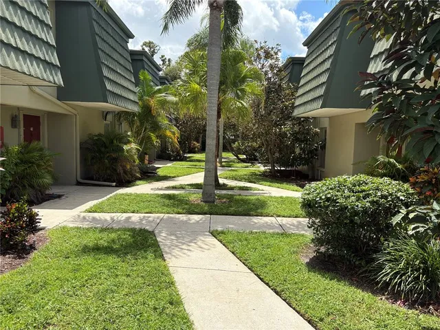 $2,100 | 1799 North Highland Avenue, Unit 37, Clearwater, FL 33755