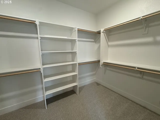 $879,940 | 14198 Southeast Iseli Lane, Clackamas, OR 97015