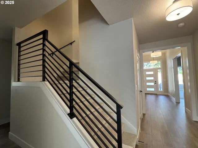 $879,940 | 14198 Southeast Iseli Lane, Clackamas, OR 97015