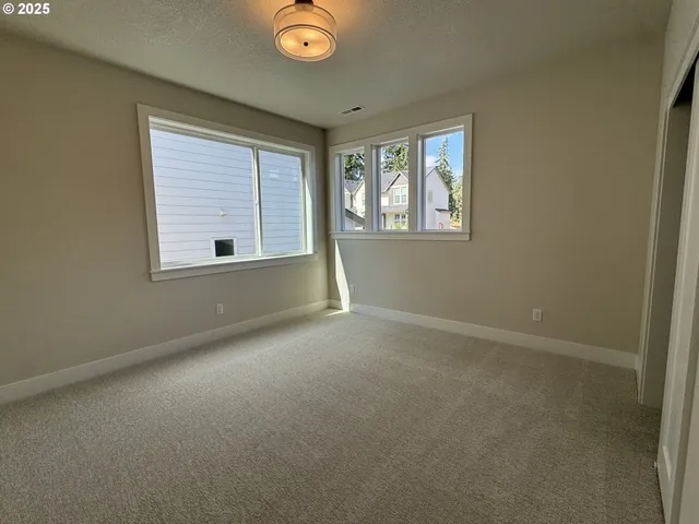 $879,940 | 14198 Southeast Iseli Lane, Clackamas, OR 97015