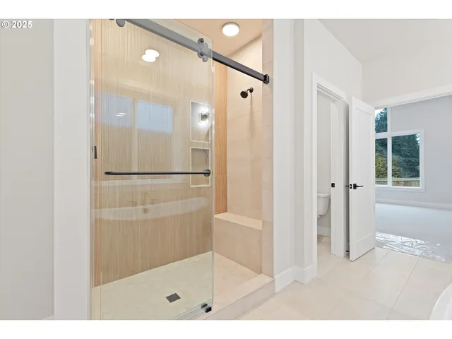 $879,940 | 14198 Southeast Iseli Lane, Clackamas, OR 97015