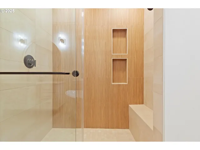 $879,940 | 14198 Southeast Iseli Lane, Clackamas, OR 97015