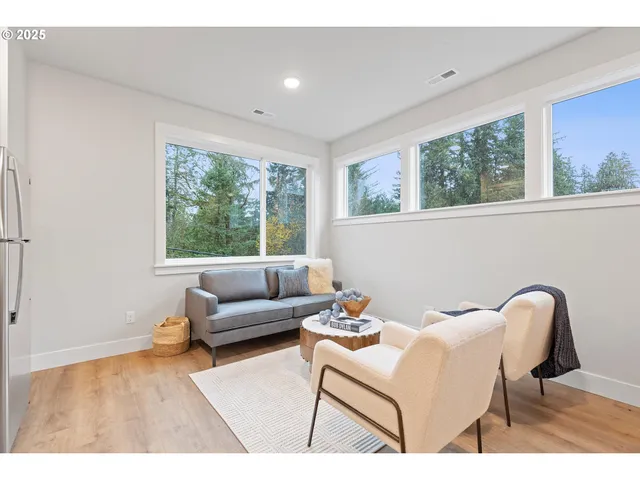 $879,940 | 14198 Southeast Iseli Lane, Clackamas, OR 97015