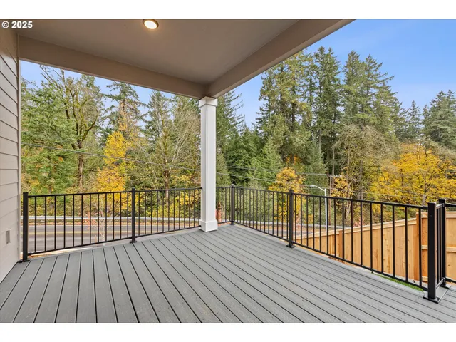 $879,940 | 14198 Southeast Iseli Lane, Clackamas, OR 97015