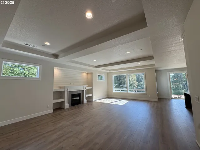 $879,940 | 14198 Southeast Iseli Lane, Clackamas, OR 97015