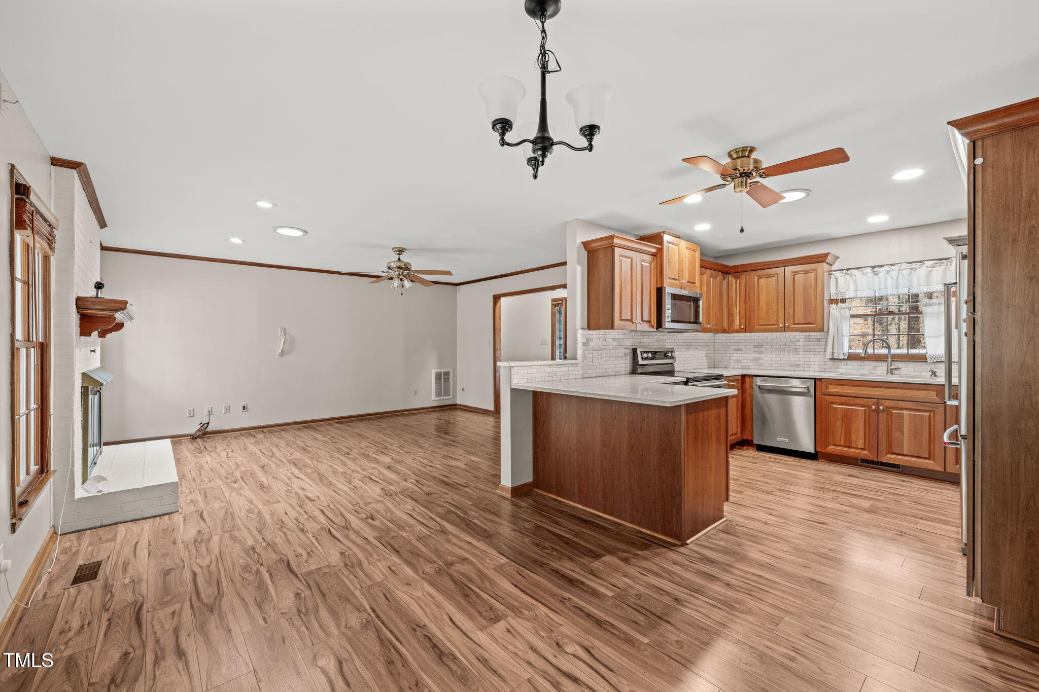 3816 Whispering Branch Road Raleigh, NC 27613 - Photo 14 of 46 Dining -kitchen