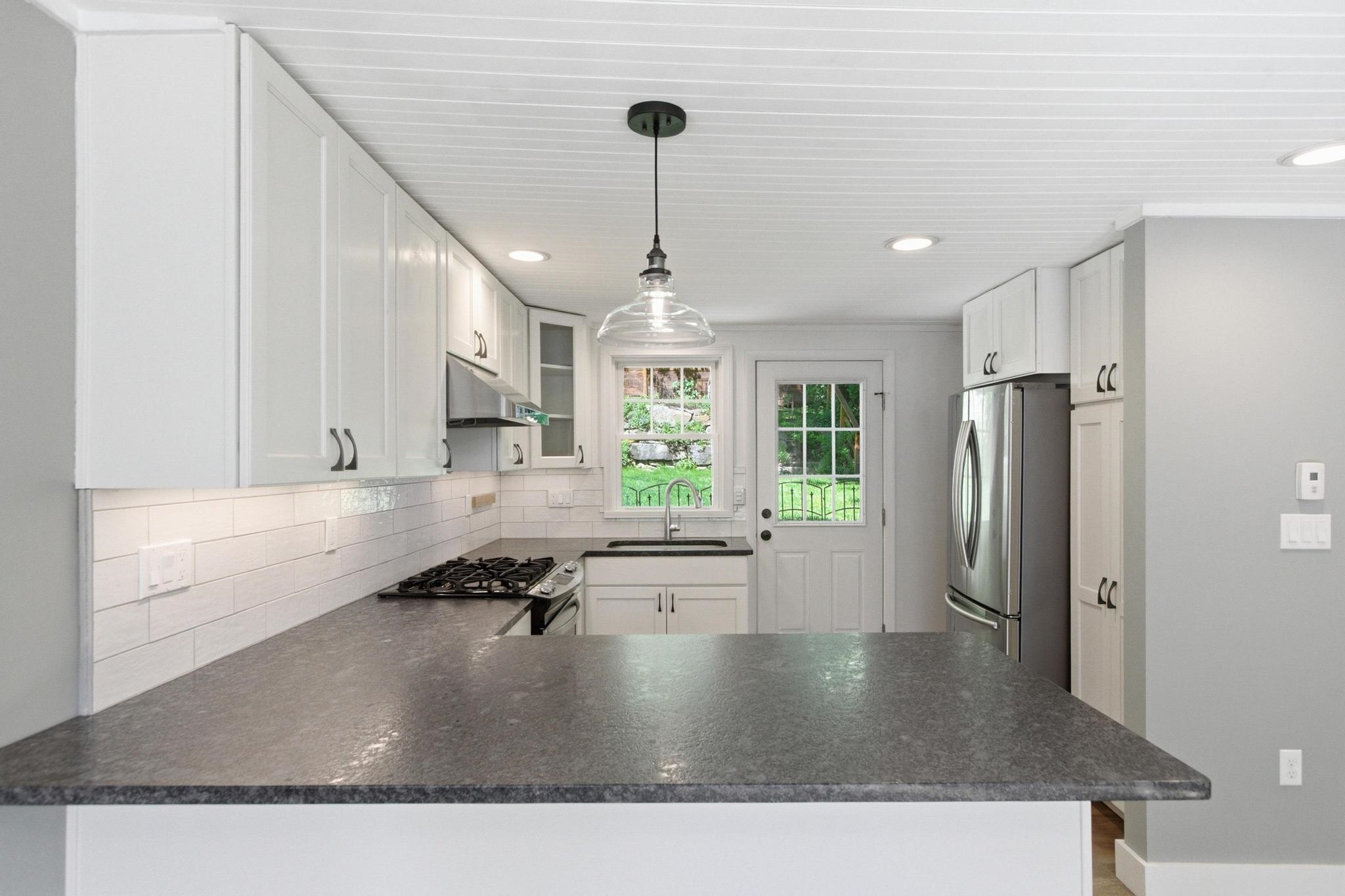 30 George Street Dover, NH 03820 - Photo 8 of 28