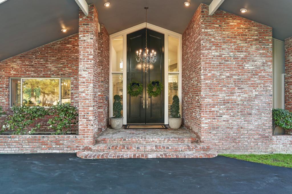 4110 Random Lane Sacramento, CA 95864 - Photo 5 of 70