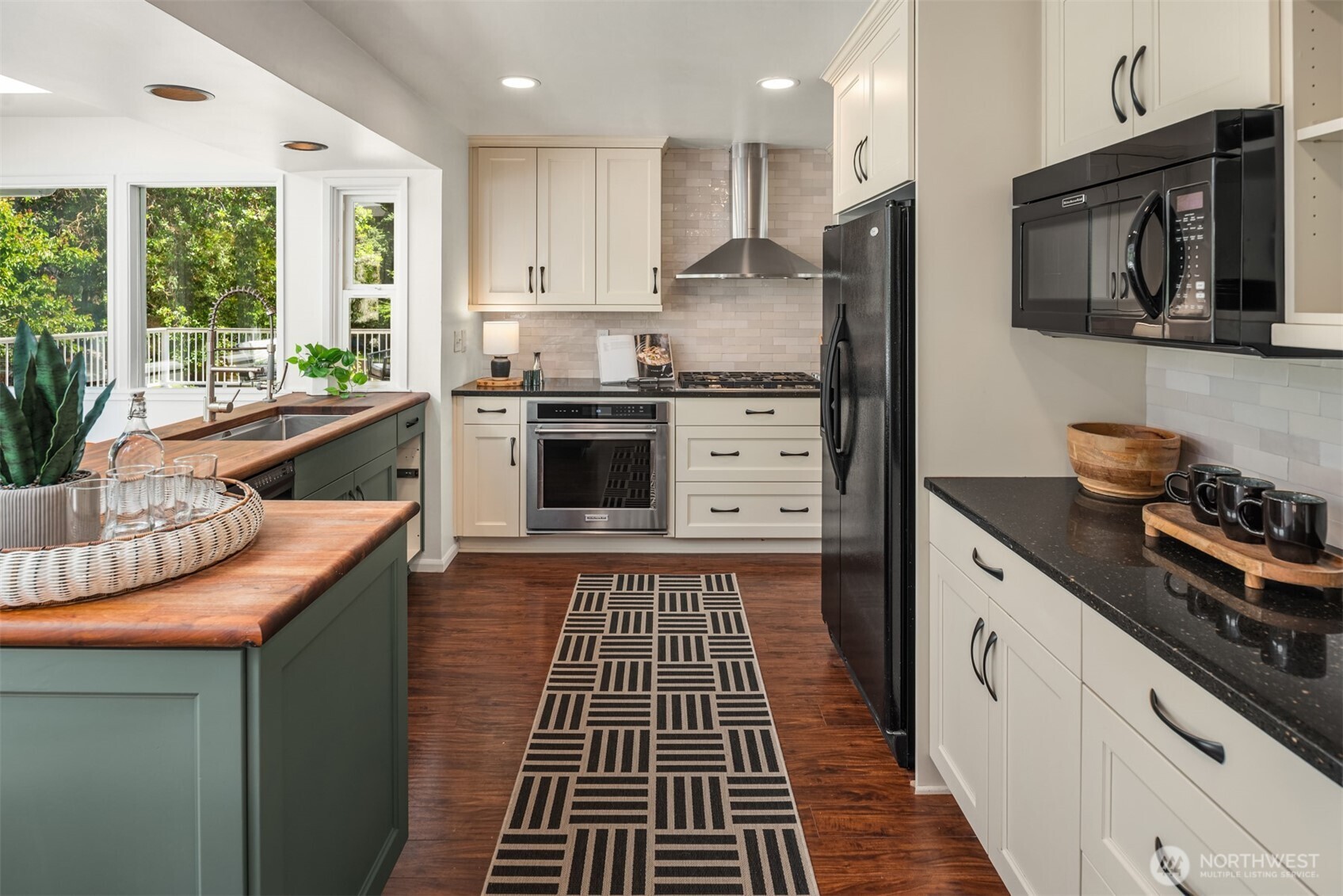 18025 70th Place West Edmonds, WA 98026 - Photo 15 of 40