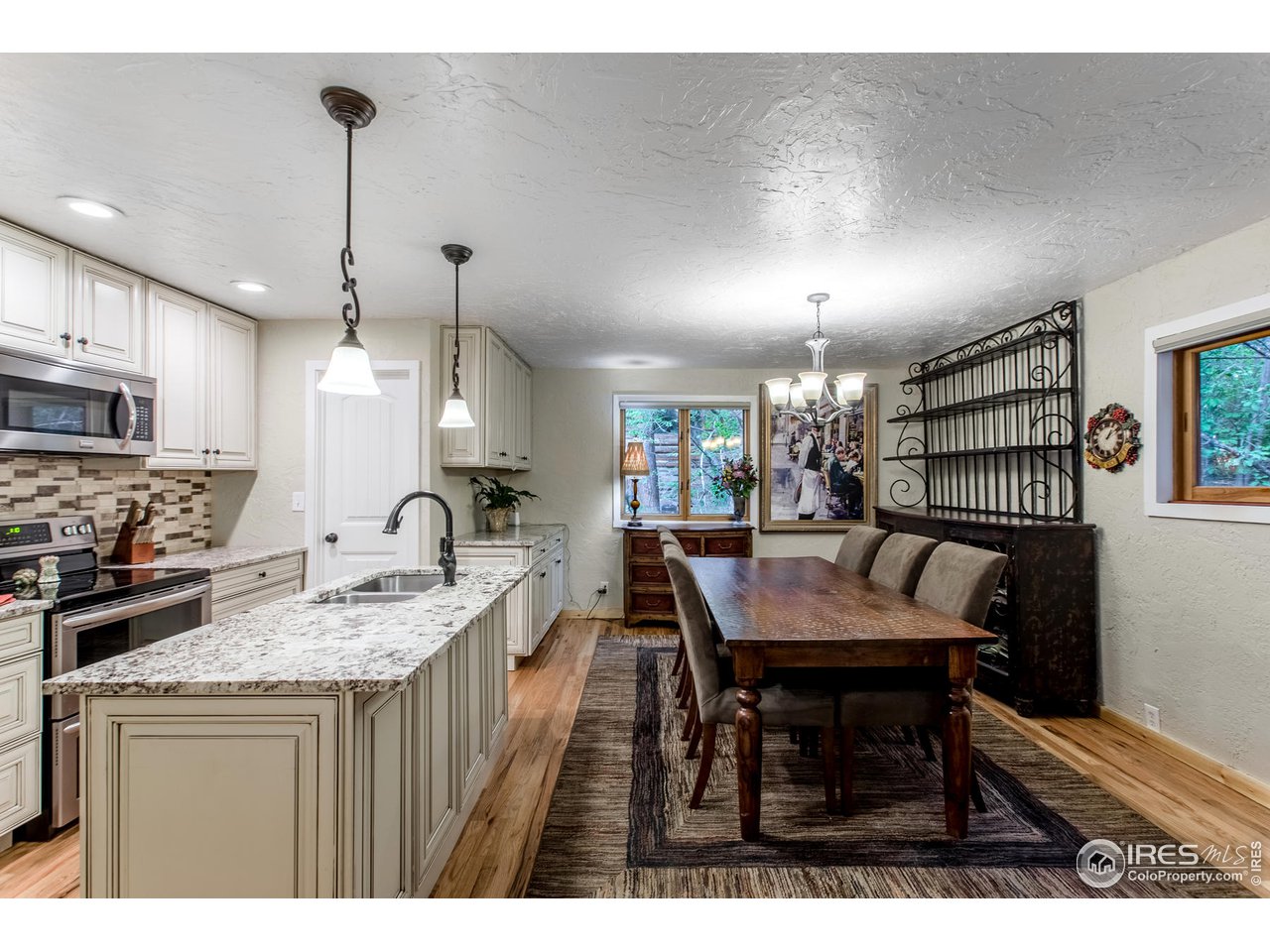 203 Riverside Drive Lyons, CO 80540 - Photo 17 of 36 Kitchen
