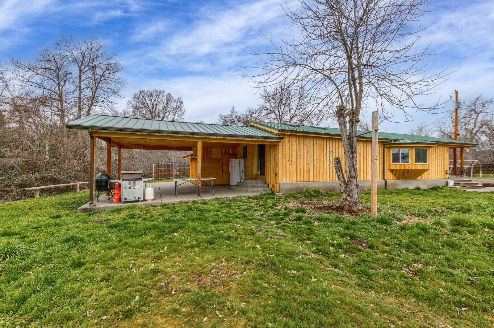901 Riley Road Eagle Point, OR 97524 - Photo 12 of 46 910 Riley Road