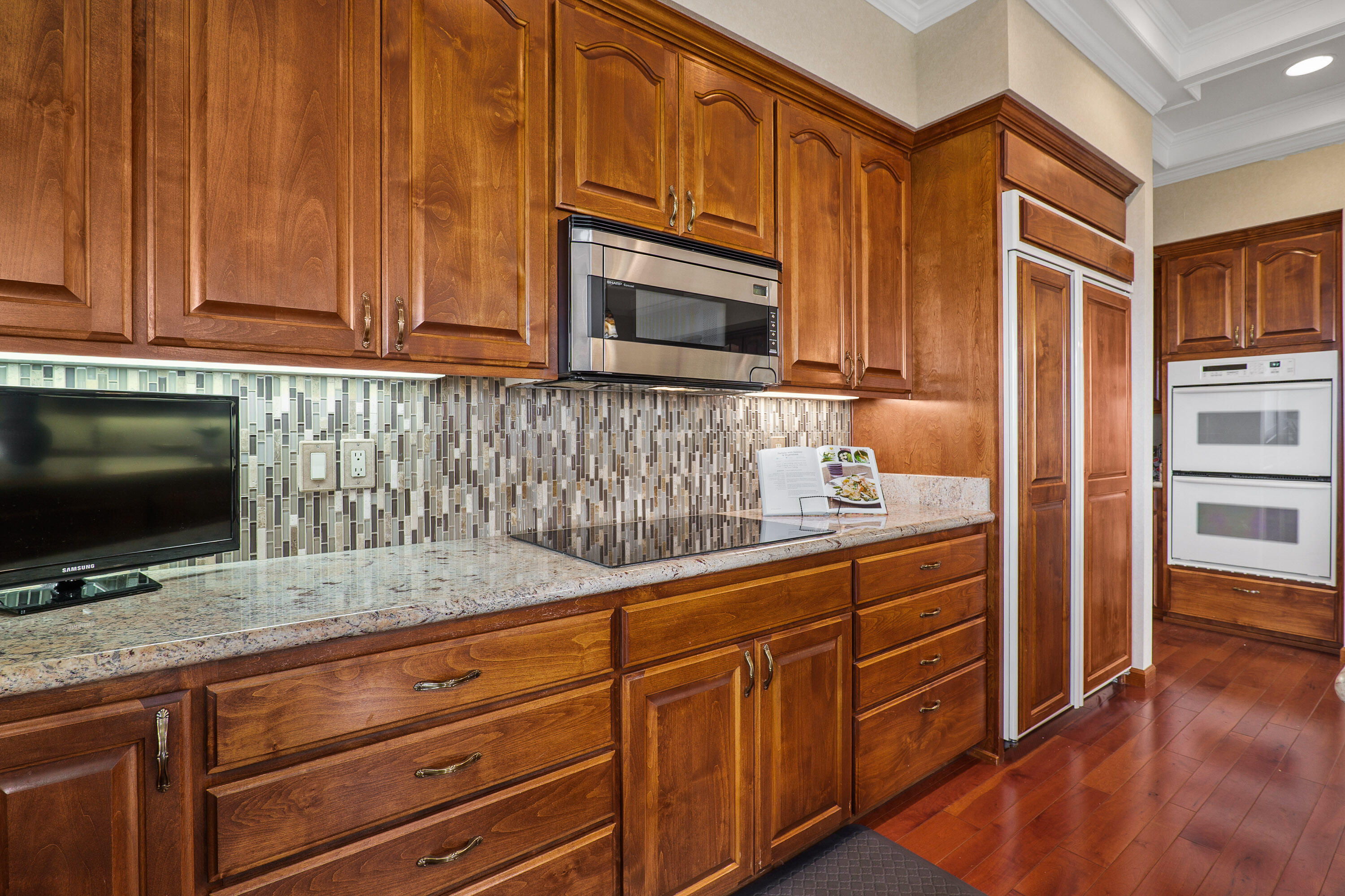 1237 Brownsboro-Meridian Road Eagle Point, OR 97524 - Photo 20 of 68 19